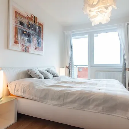 Spacious 3- With Two Terraces *