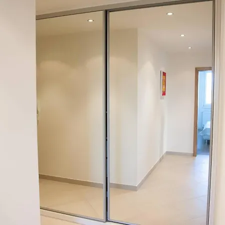 Prostorný 3 Pokojový S Dvěma Terasami Apartamento Praga