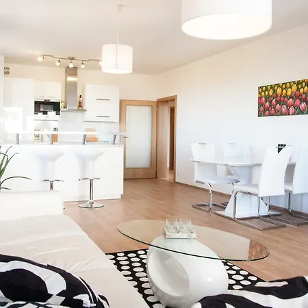 Prostorny 3 Pokojovy S Dvema Terasami Apartment