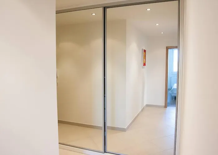 Spacious 3- With Two Terraces Apartament Praga