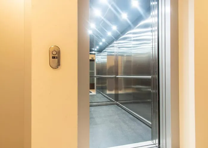 Spacious 3- With Two Terraces Apartament Praga