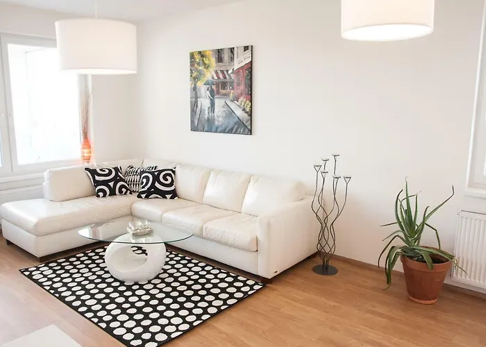 Spacious 3- With Two Terraces Apartament Praga