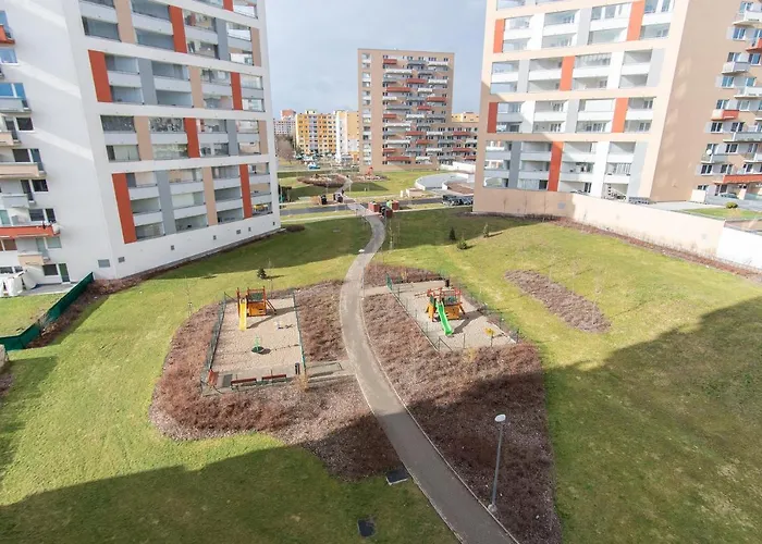 Spacious 3- With Two Terraces Apartament Praga