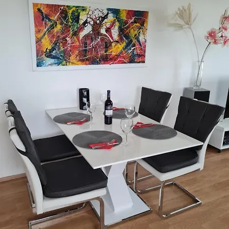 Apartman Spacious 3- With Two Terraces Prága