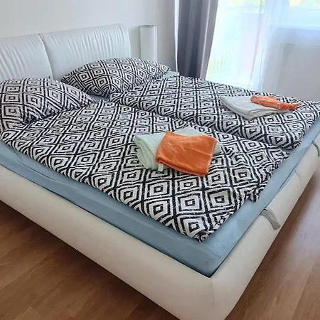 Prostorny 3 Pokojovy S Dvema Terasami Apartman Prága