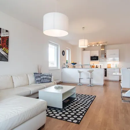 Spacious 3- With Two Terraces *
